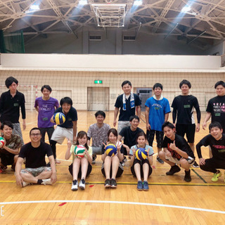 🏐バレーボールやりますよぉ〜(っ'-')╮=͟͟͞͞🏐