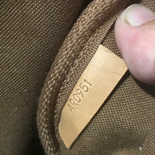 LOUIS VUITTONルイヴィトン ショルダーバッグ ソミュールMM LV