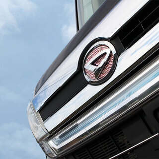 【新品未使用】☆ タントカスタム【正規品】スワロフスキーエンブレム ステッカー【 フロント用 】 カスタマイズ アクセサリー カスタムパーツ ドレスアップ エアロパーツ　g88z3