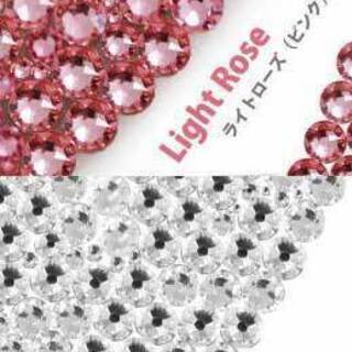 【新品未使用】☆ タントカスタム【正規品】スワロフスキーエンブレム ステッカー【 フロント用 】 カスタマイズ アクセサリー カスタムパーツ ドレスアップ エアロパーツ　g88z3