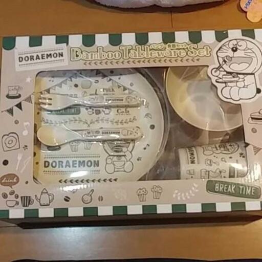 ドラえもん食器と足を入れられるクッション 時短１００回 横浜の家具の中古あげます 譲ります ジモティーで不用品の処分
