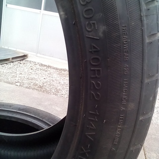 WINRUN 305/40R22