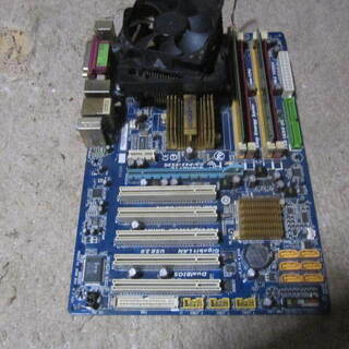 GIGABYTE　マザーボード 　CPU、メモリー付き
