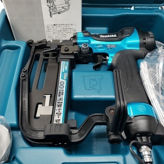 グラ１キ 【未使用展示品】 マキタ 高圧フロア用タッカ 4