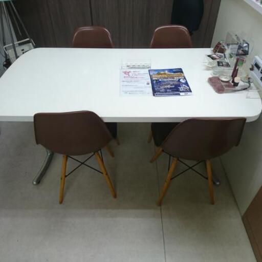 天板ピアノ塗装 白テーブル (メナード上里栄代行店) 大門のテーブルの 
