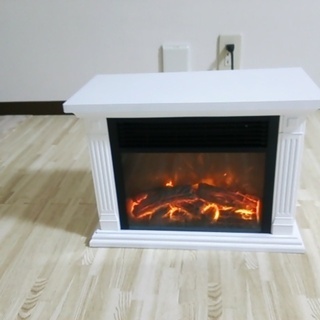 暖炉型ファンヒーター　ホワイト