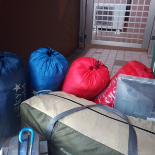 キャンプセット　テント　LEDランタン　シュラフ　バーベキュー