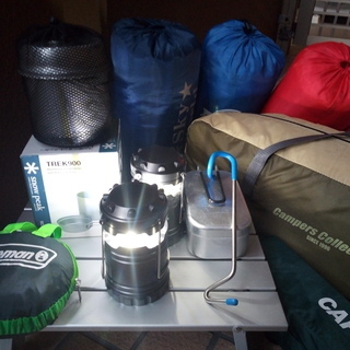 キャンプセット　テント　LEDランタン　シュラフ　バーベキュー