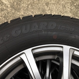 ＊お取引中＊美品☆スタッドレスタイヤアルミホイール付き4本セット iceＧUＡRD[YOKOHAMA]195/65R15ナット付き