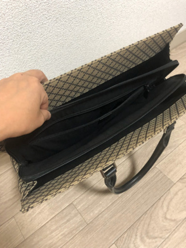 本日限定✨GUCCIビジネスバックが8.000円