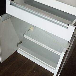 レンジ台新品！11800円現品限りで売り切れ！ホワイトが綺麗でまぶしい