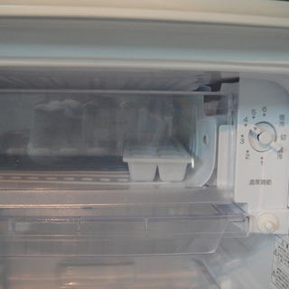 2010年製 サンヨー 1ドア冷蔵庫 SR-YM80（W) 75L 小型冷蔵庫