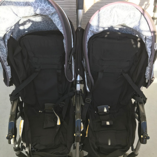 双子ちゃんご家族必見！】Combi回転式チャイルドシート