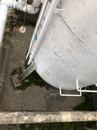 重油タンク　2000リットル　二台