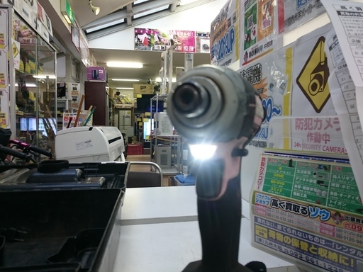 （ピンク色　入荷！）マキタ(Makita) 充電式インパクトドライバ18V　　高く買取るゾウ中間店