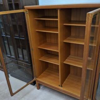 【おすすめ品♪】☆福岡市早良区の総合リサイクルショップ☆ ヴィンテージ デンマーク製 北欧家具 北欧デザイン ガラスキャビネット ワイドタイプ チーク材 総チーク ☆リサイクルマート原店☆
