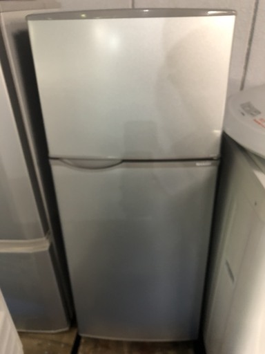☆中古 激安！！ SHARP　ノンフロン冷凍冷蔵庫　118L　SJ-H12Y-S　2014年製　￥6,000！！
