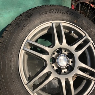 値下げ　ヨコハマ　スタッドレスタイヤ　185／65／R15  2017年製