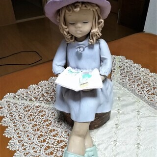 【無料】手作り人形　～本を読む少女～