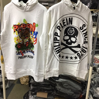 服やカバンなど