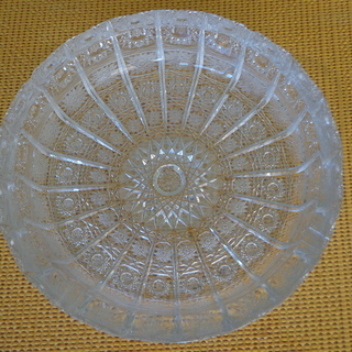 歴史に刻まれたボヘミア硝子灰皿（５００ＰＫ）
