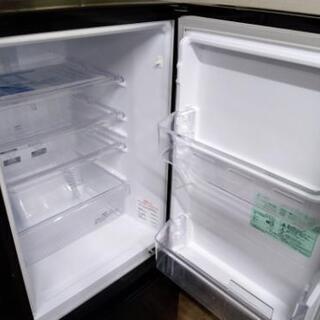 ◎ 三菱 146L！ラウンドカットデザイン! 静音設計!! 耐熱トップテーブル 冷蔵庫【MR-P15Y-B】


