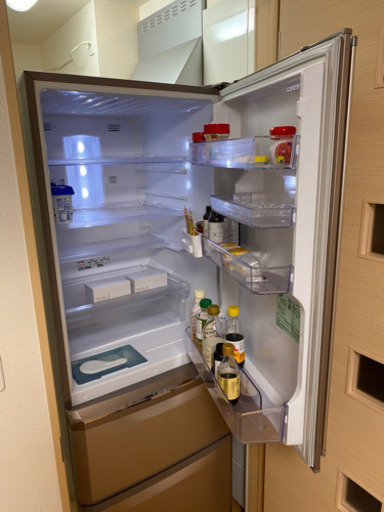 【取引中】MITSUBISHI 冷蔵庫 370L 自動製氷機