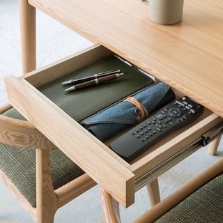 Henry ダイニングテーブル 150cm x 80