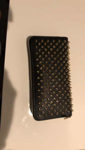 ルブタン財布
