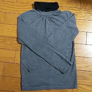 女の子・ハイネックTシャツ130サイズ
