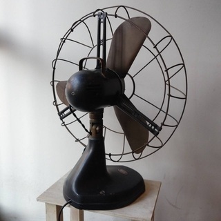 骨董市買付品 イタリア製ヴィンテージ扇風機