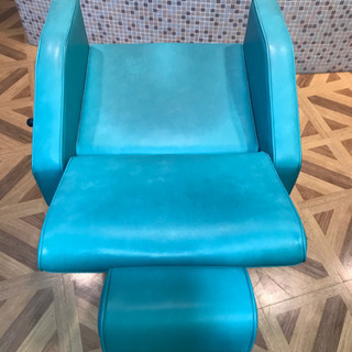 タカラベルモントpenta　理美容リクライニング椅子