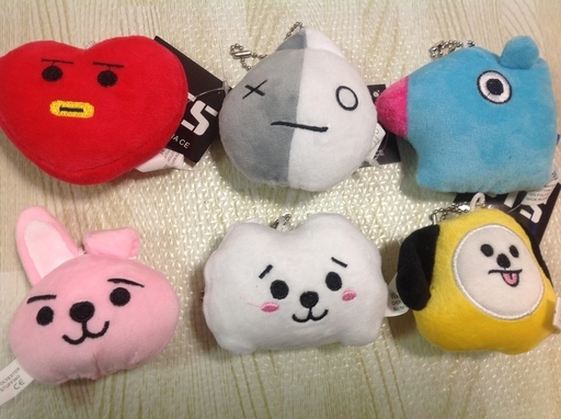 防弾少年団　BT21　BTS キーホルダー　超大量　業務変更　処分価格