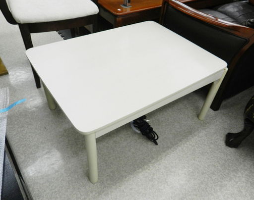 ニトリ こたつ 2018年製 パーソナルこたつ プッチS 8060 ww  幅80×奥行60×高さ38cm テーブル NITORI☆ PayPay(ペイペイ)決済可能 ☆ 札幌市 清田区 平岡 ニトリ コタツ 2018年製 プッチS 8060 WW ヒーターユニット NITORI