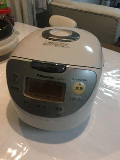 2013年製 炊飯器 SR-NF101