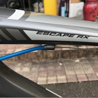 極上品！！　GIANT！　クロスバイク　エスケープRX　２７段変速　フル装備　3０，０００円