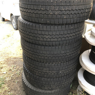 高所作業車用スタッドレスタイヤ