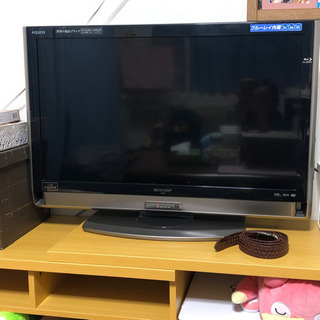 AQUOS テレビ 32V ブルーレイDVD観れます！