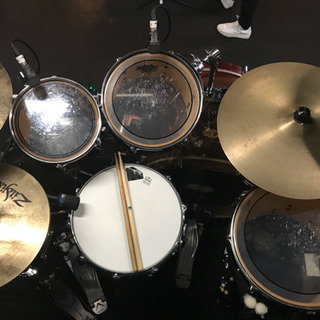 「現役ミュージシャンから格安で教わることができるドラム教室🥁」