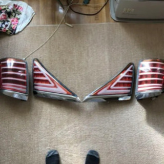 20アルファード ヴェルファイア　LEDテールランプ