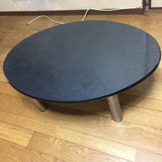 楕円形のテーブル