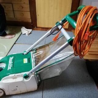 値下げしました。電動芝刈り機