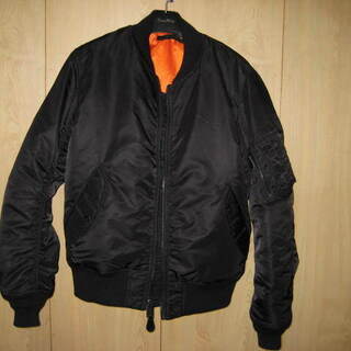 AVIREX MA1とALPHA CWU45