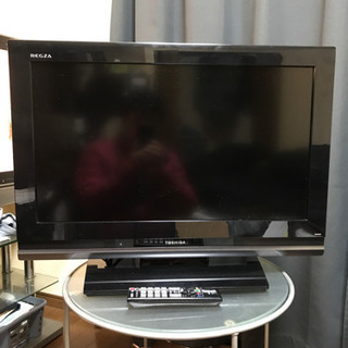 東芝24型REGZA TVです。