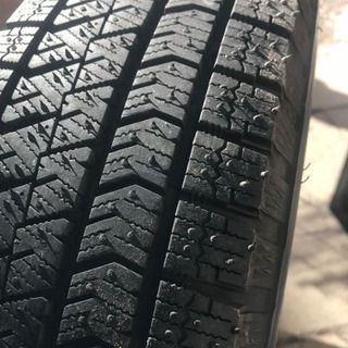 ホイールつきスタッドレスタイヤです。