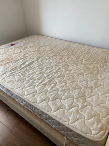ダブルベッド　マットのみ