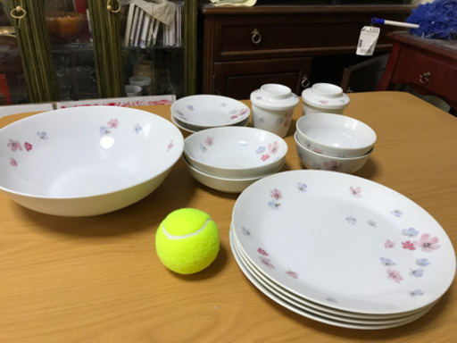 NARUMI 花柄の食器のセット