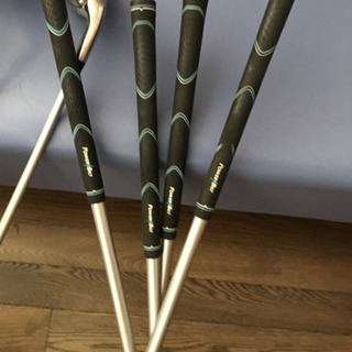 パワービルトのレディースゴルフハーフセット