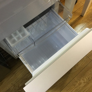 2019年製 SHARP シャープ プラズマクラスター 137L冷蔵庫 SJ-GD14E-W ガラス扉