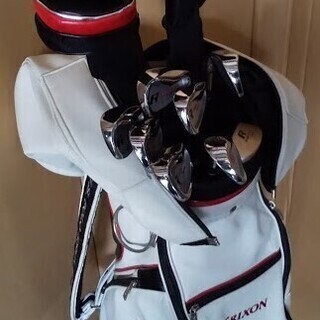 GOLFバック(中古SRIXON白)＋Roger King練習所のみ使用1セット 要りません